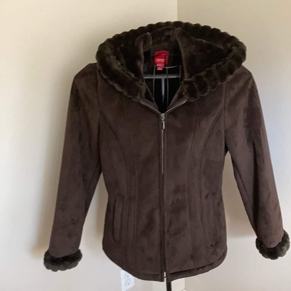 Dark brown heavy coat with good -M